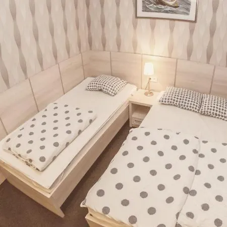 Goscinne I Bar Kaszubka Penzion *